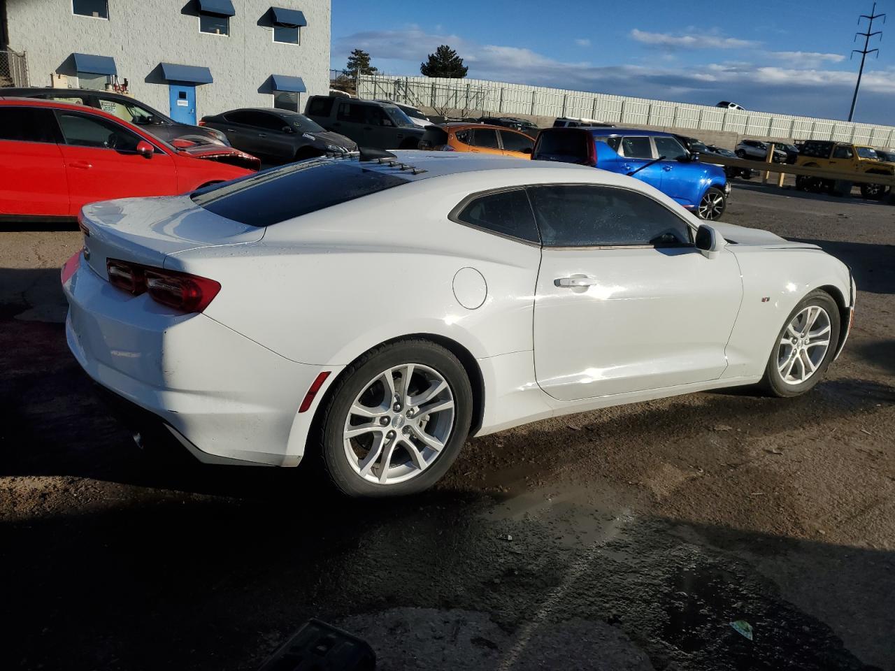 2021 CHEVROLET CAMARO LS - Фото 3