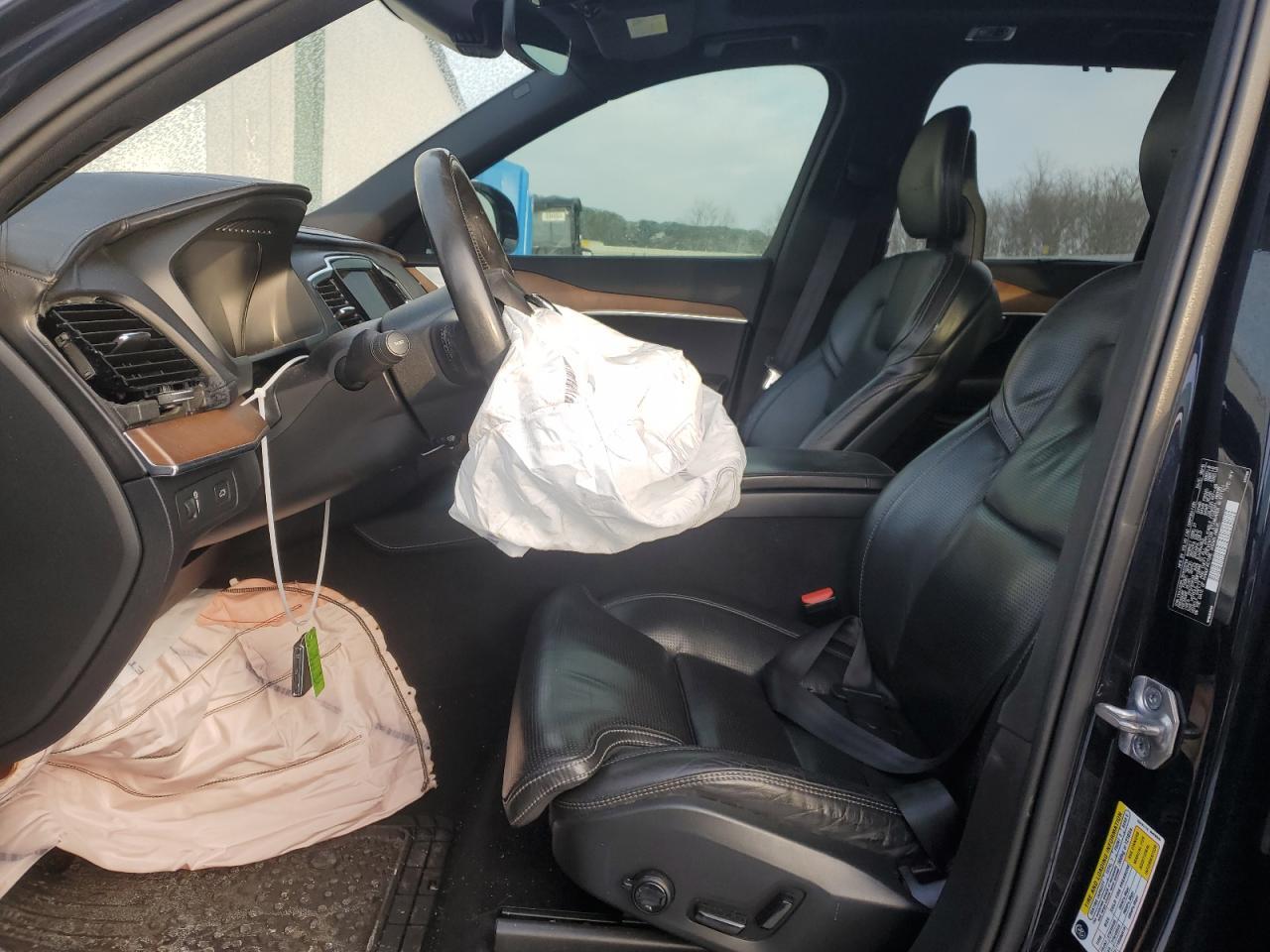 2016 VOLVO XC90 T6 - Фото 7