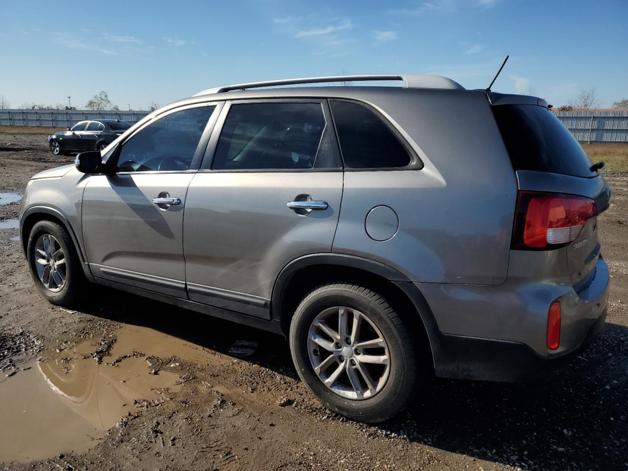 2015 KIA SORENTO LX - Image 2