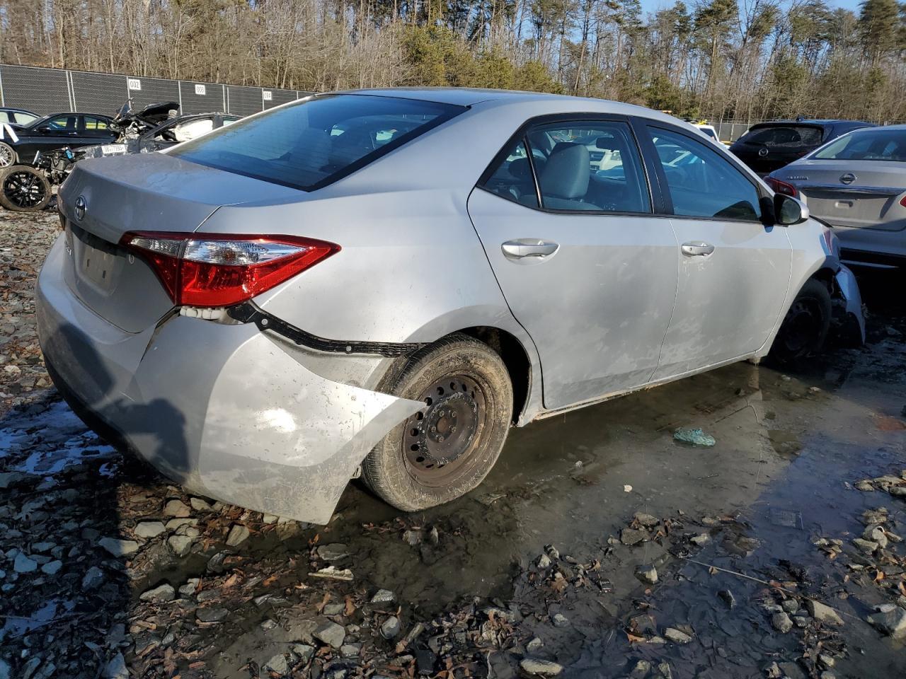 2015 TOYOTA COROLLA L - Фото 3