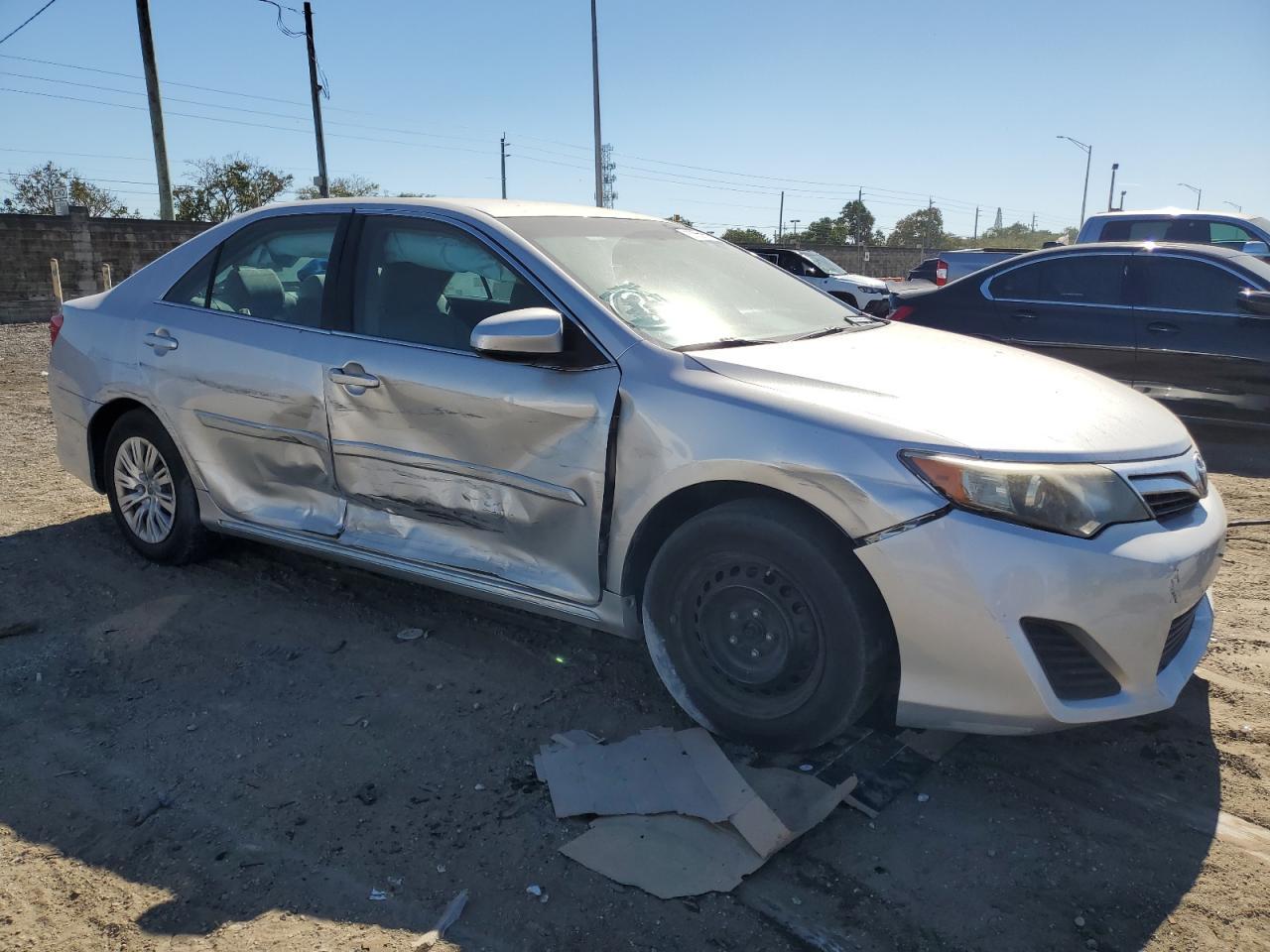 2014 TOYOTA CAMRY L - Image 4