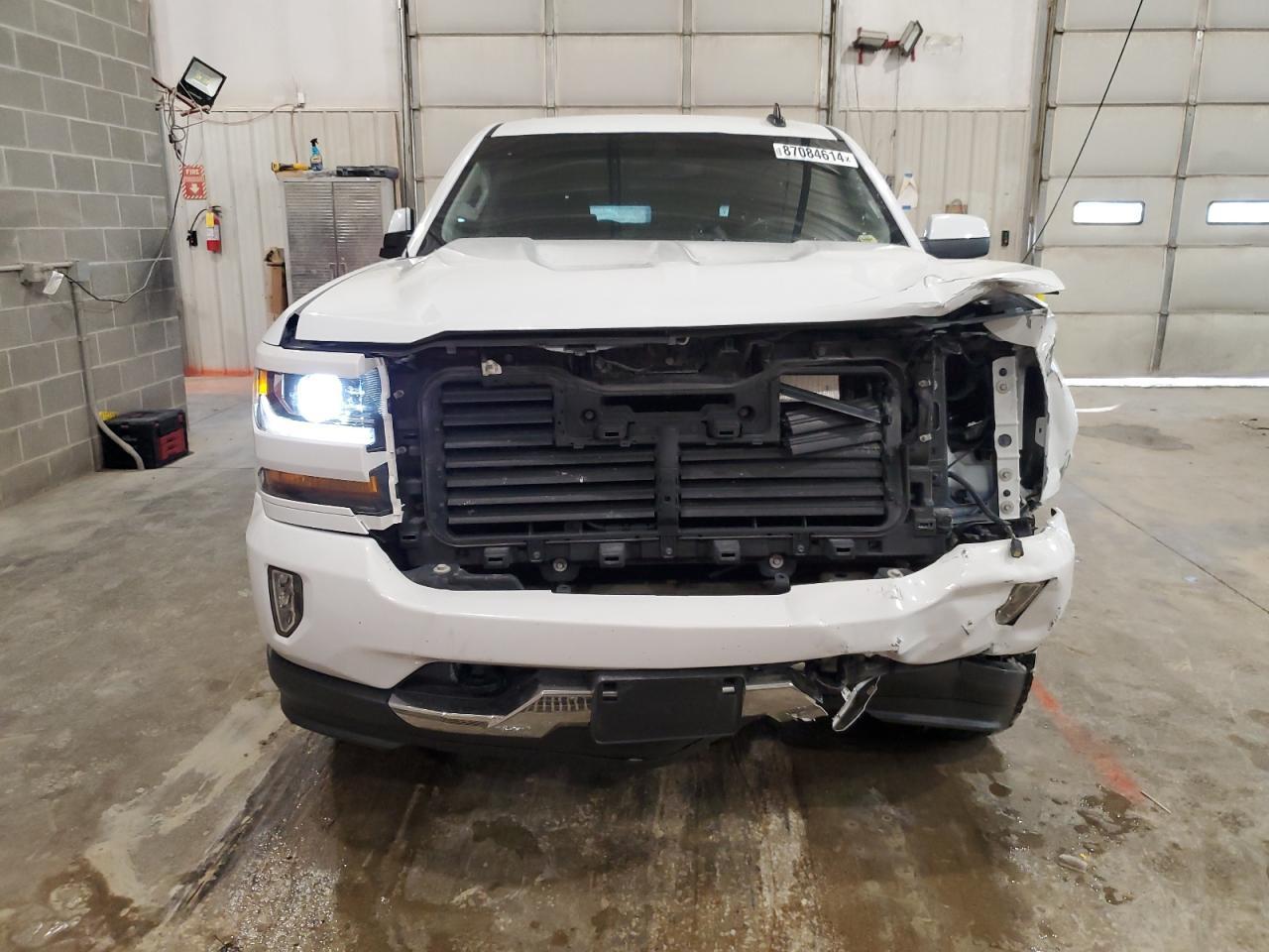 2018 CHEVROLET SILVERADO - Фото 5