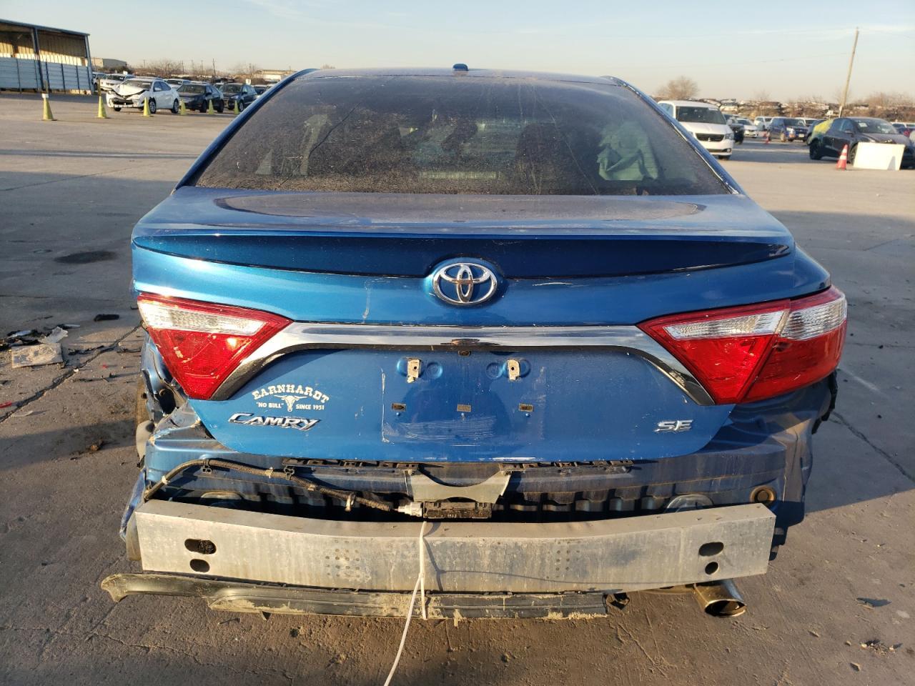 2017 TOYOTA CAMRY LE - Image 6