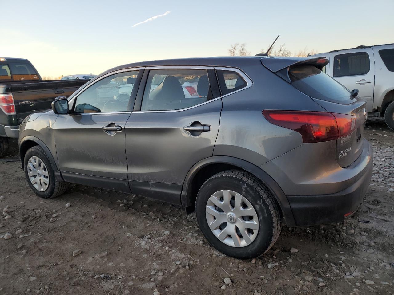 2018 NISSAN ROGUE SPOR - Image 2