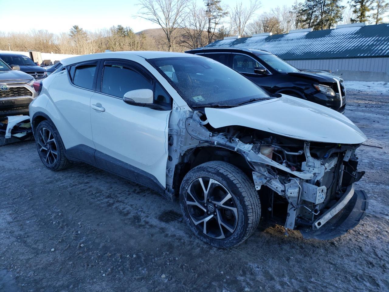 2019 TOYOTA C-HR XLE - Image 4