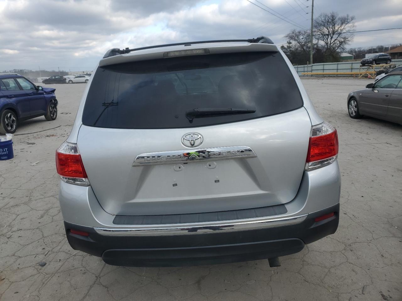 2012 TOYOTA HIGHLANDER - Image 6