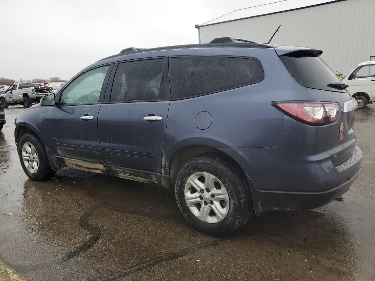 2014 CHEVROLET TRAVERSE L - Image 2