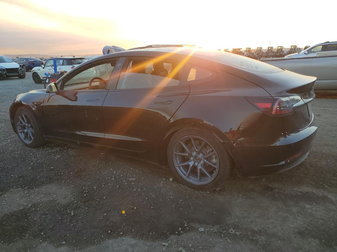 2021 TESLA MODEL 3 - Image 2