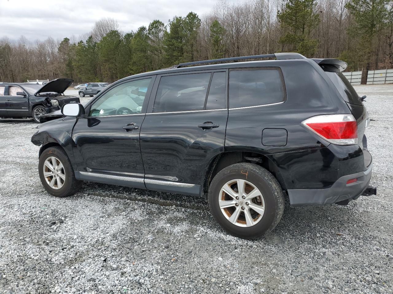 2011 TOYOTA HIGHLANDER - Image 2