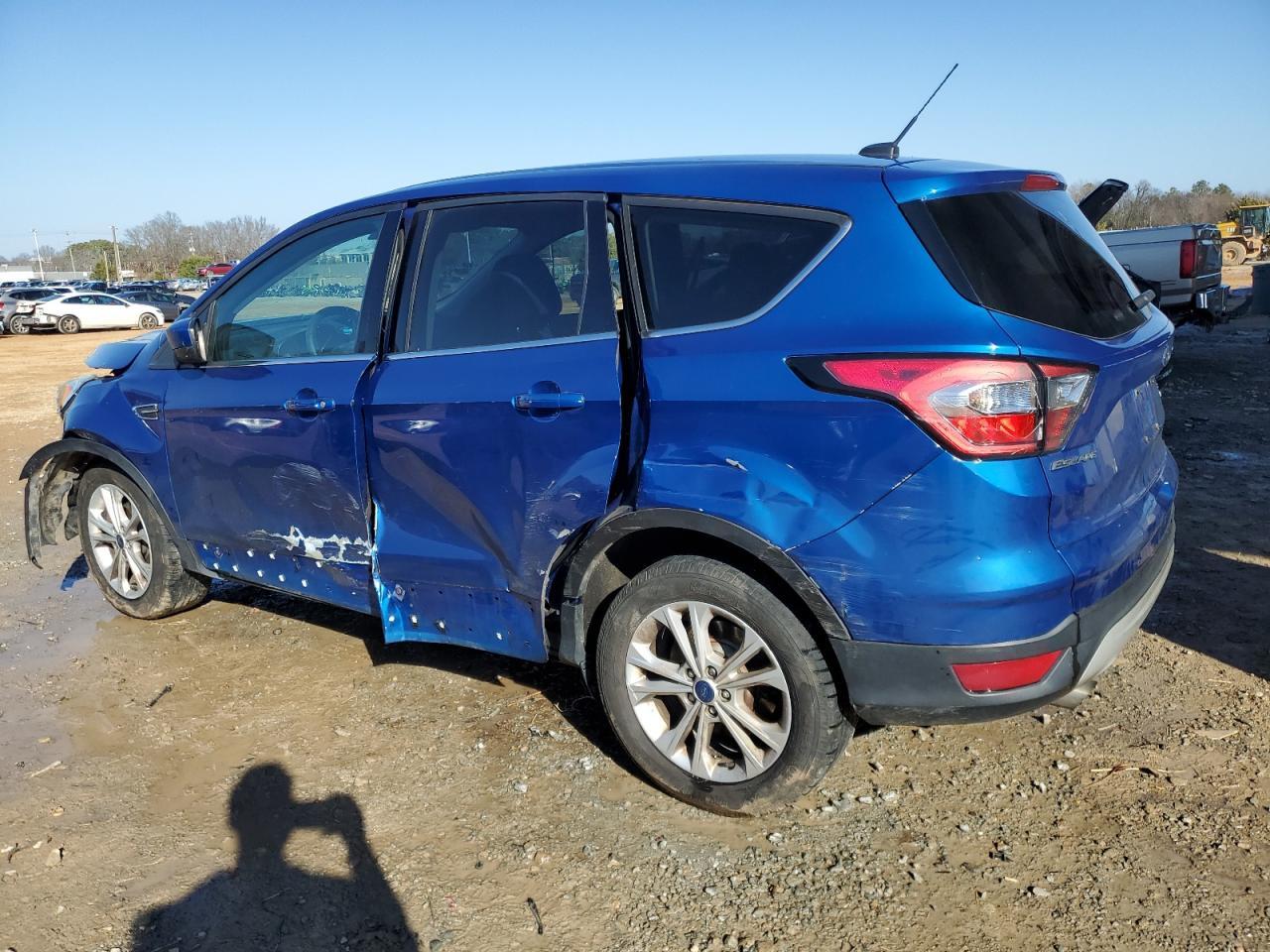 2017 FORD ESCAPE SE - Image 2