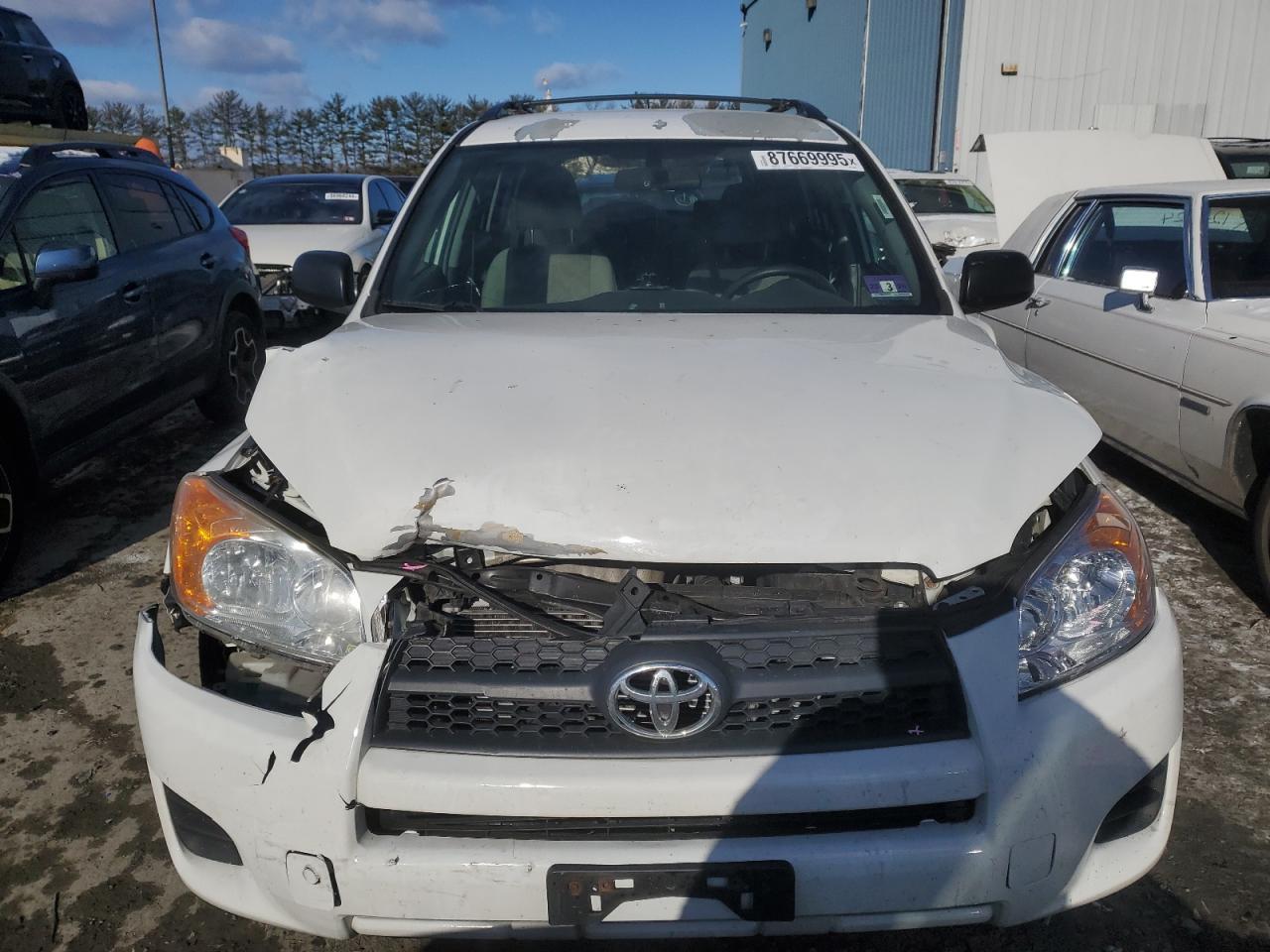 2011 TOYOTA RAV4 - Image 5