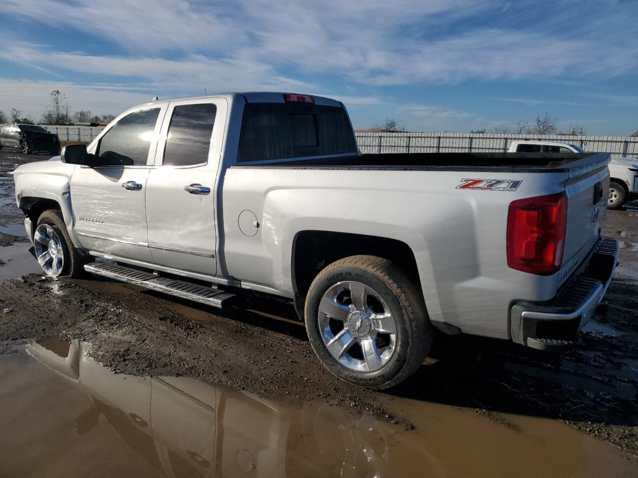 2017 CHEVROLET SILVERADO - Фото 2