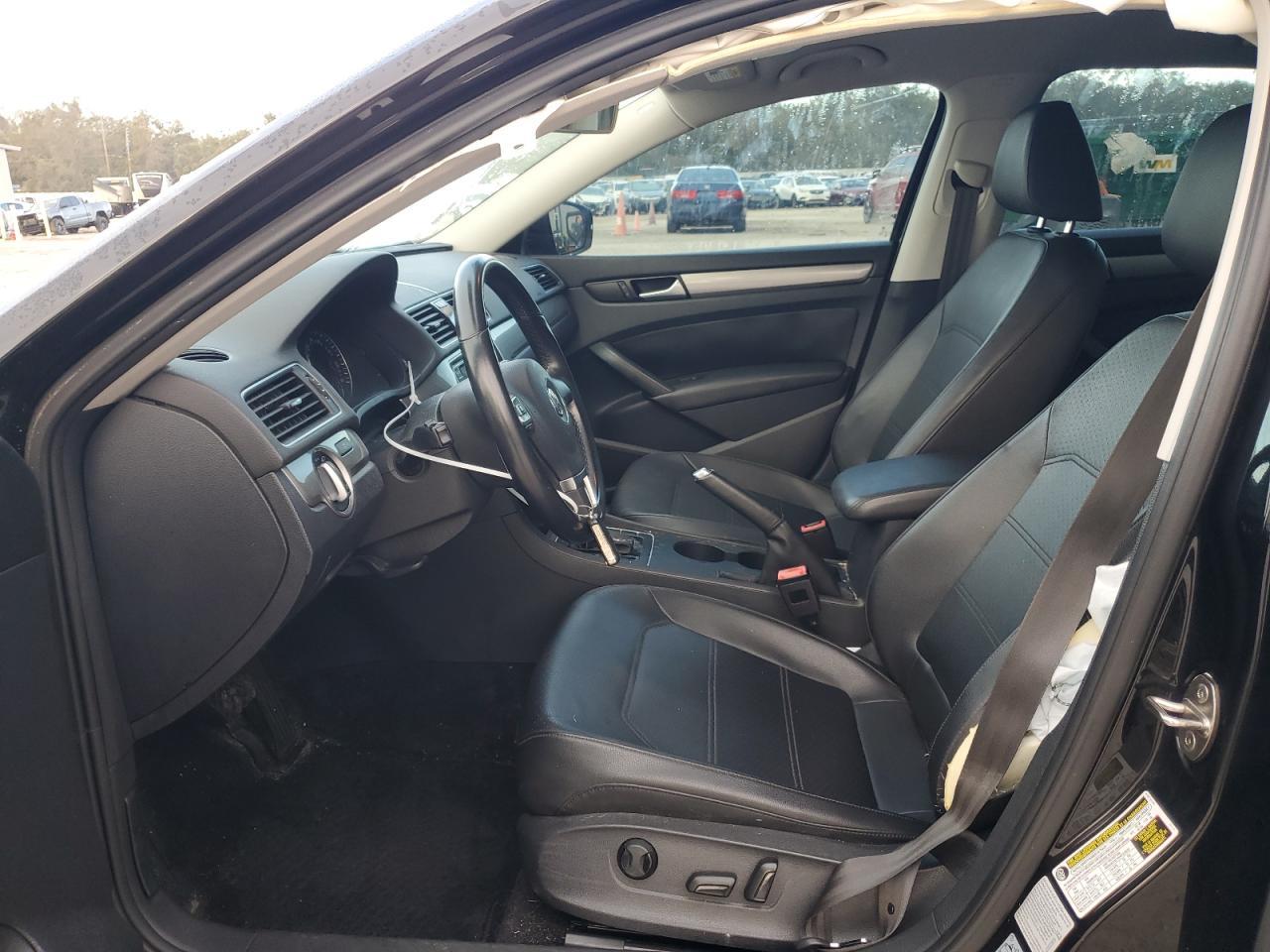 2015 VOLKSWAGEN PASSAT S - Image 7