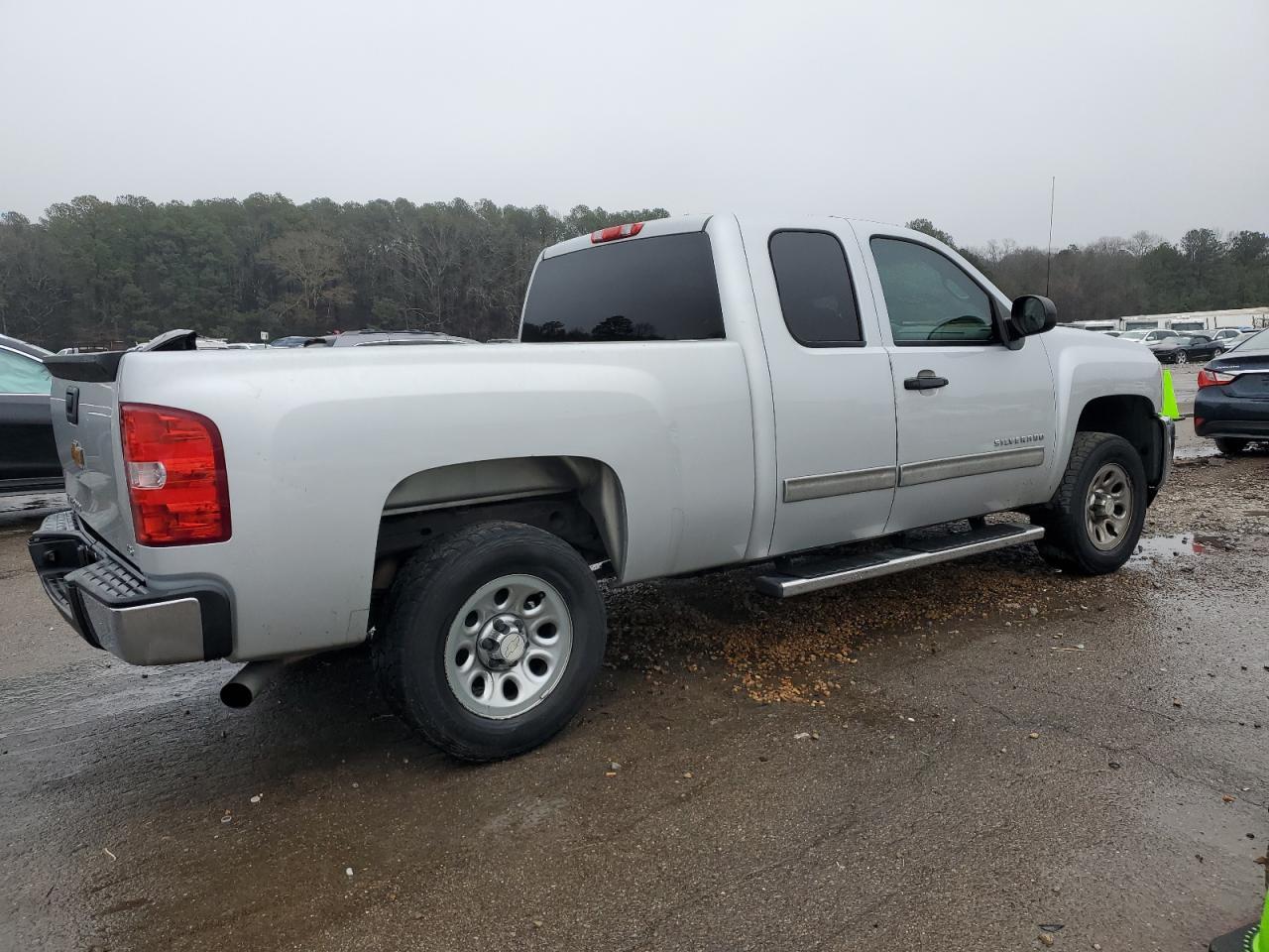 2013 CHEVROLET SILVERADO - Image 3