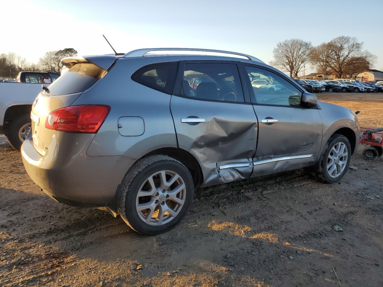 2013 NISSAN ROGUE S - Фото 3