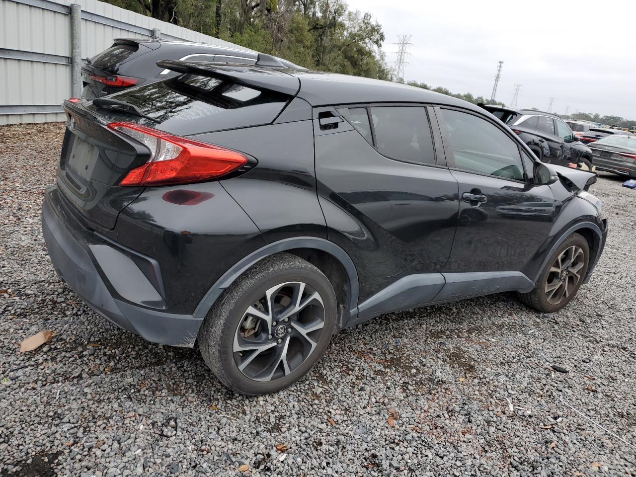 2019 TOYOTA C-HR XLE - Фото 3