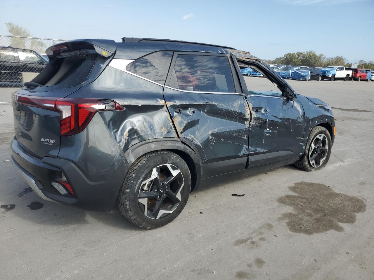 2024 KIA SELTOS EX - Image 3