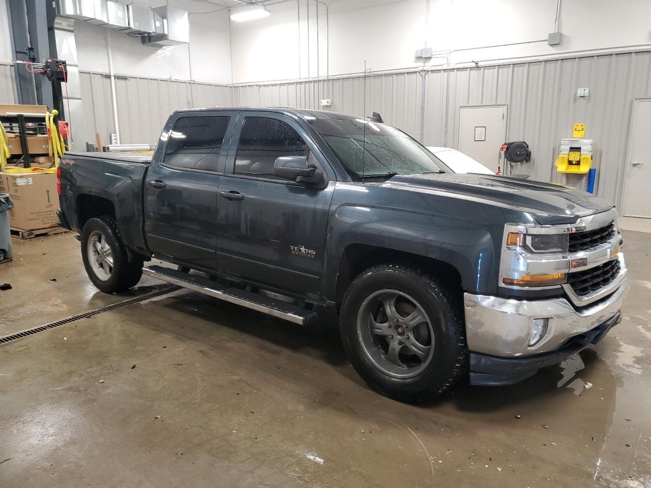 2017 CHEVROLET SILVERADO - Image 4