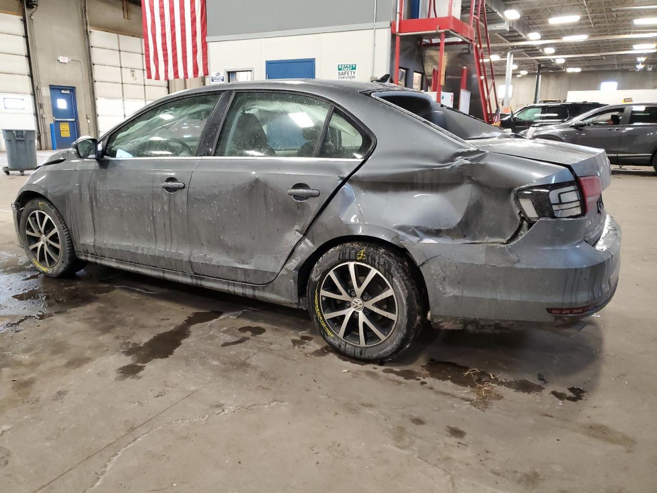 2017 VOLKSWAGEN JETTA SE - Image 2