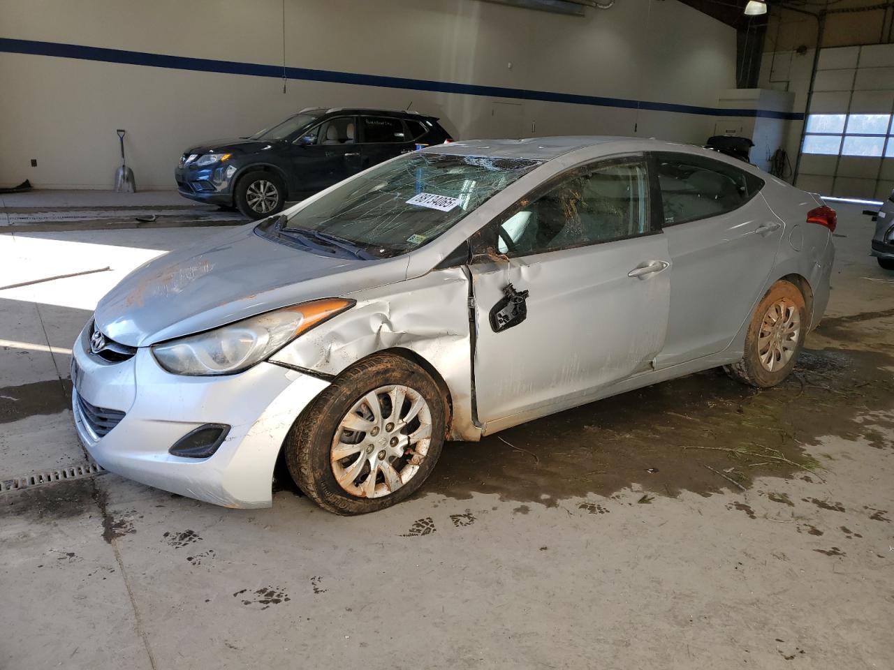 2013 HYUNDAI ELANTRA GL