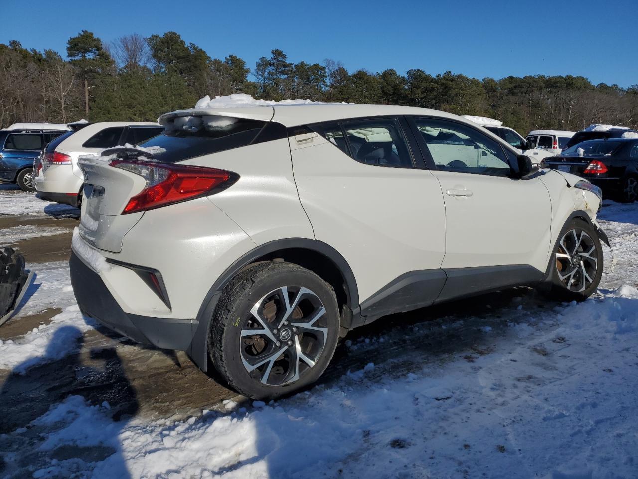 2018 TOYOTA C-HR XLE - Фото 3