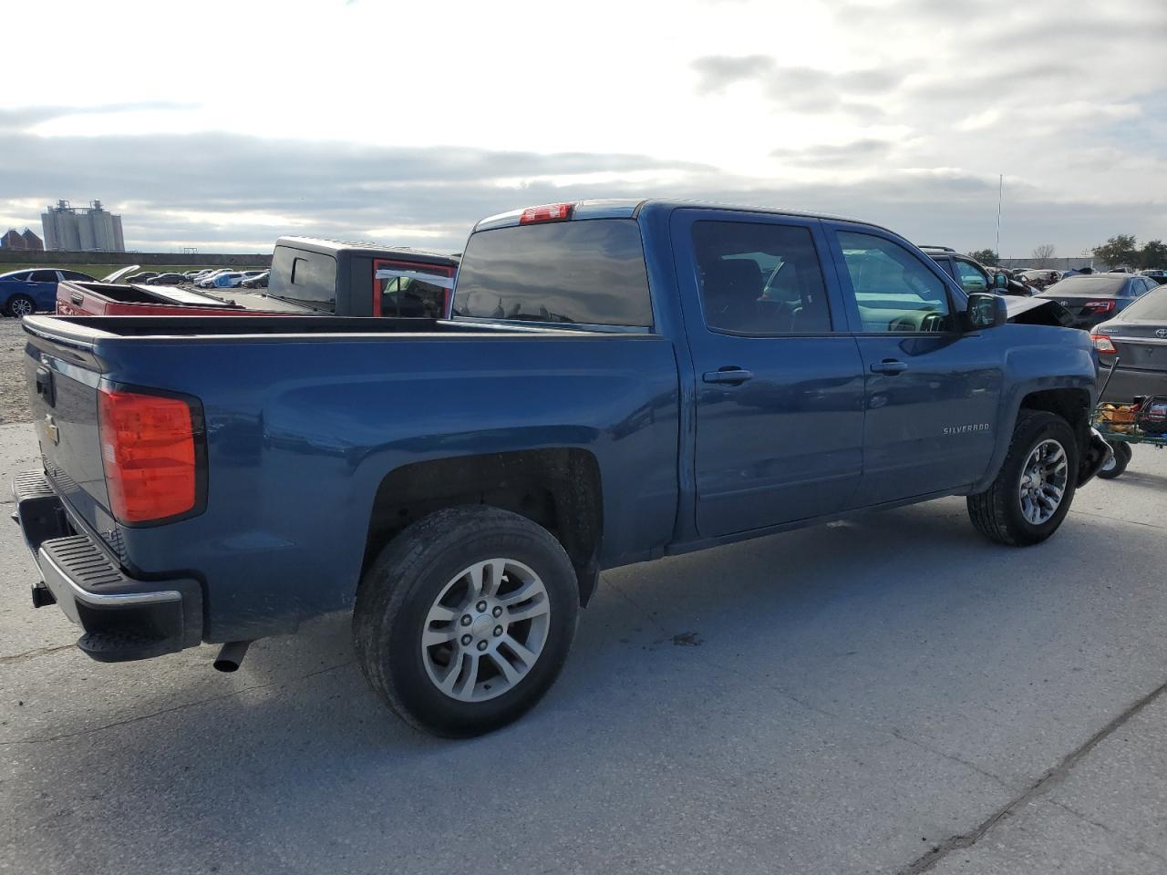 2017 CHEVROLET SILVERADO - Image 3