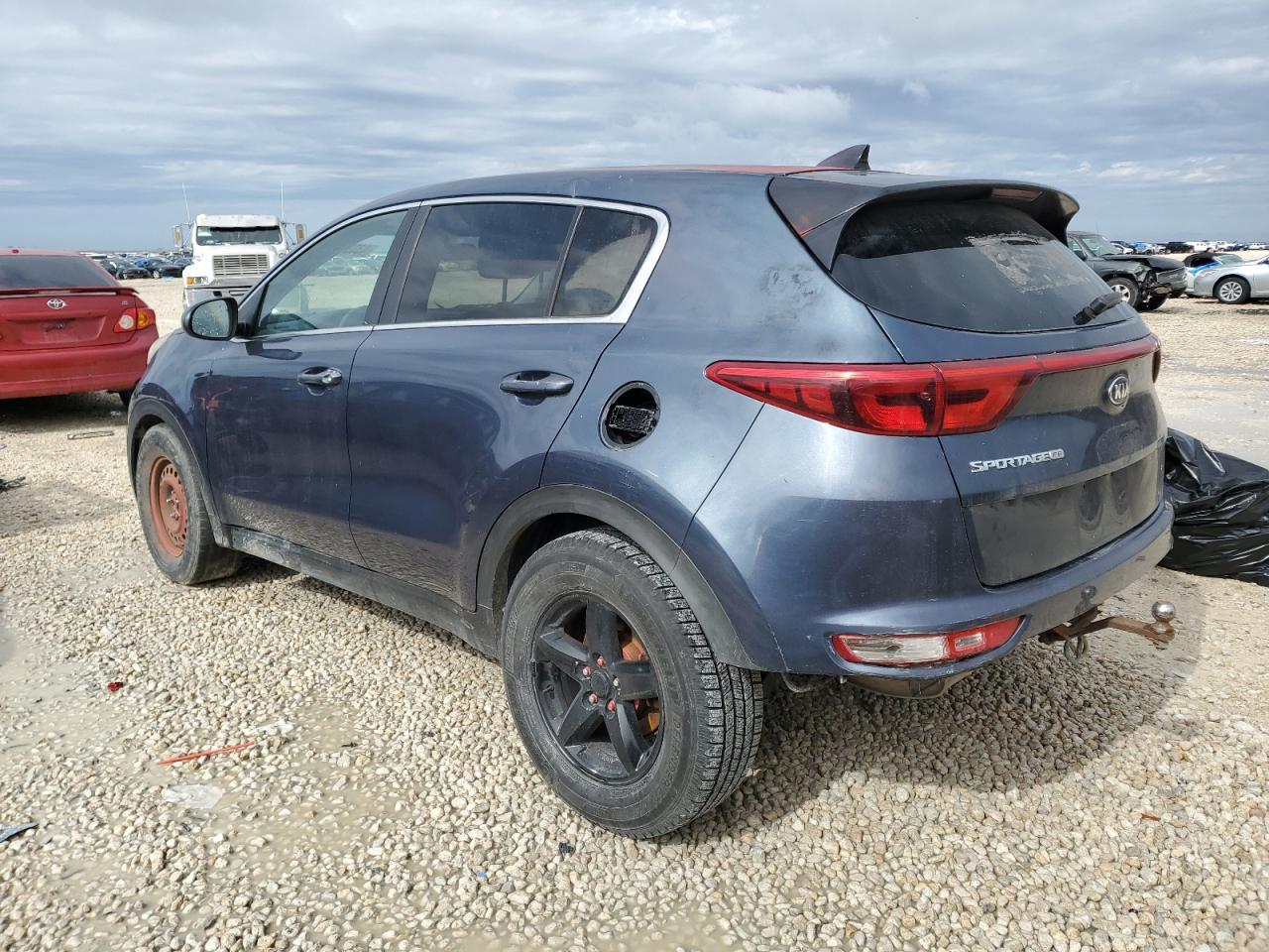 2017 KIA SPORTAGE L - Image 2