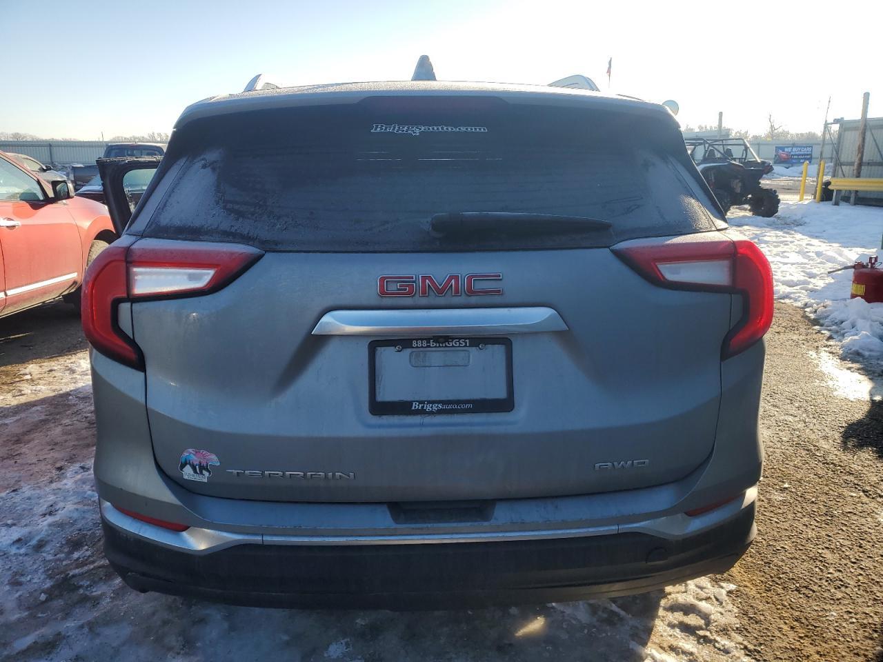 2023 GMC TERRAIN SL - Image 6