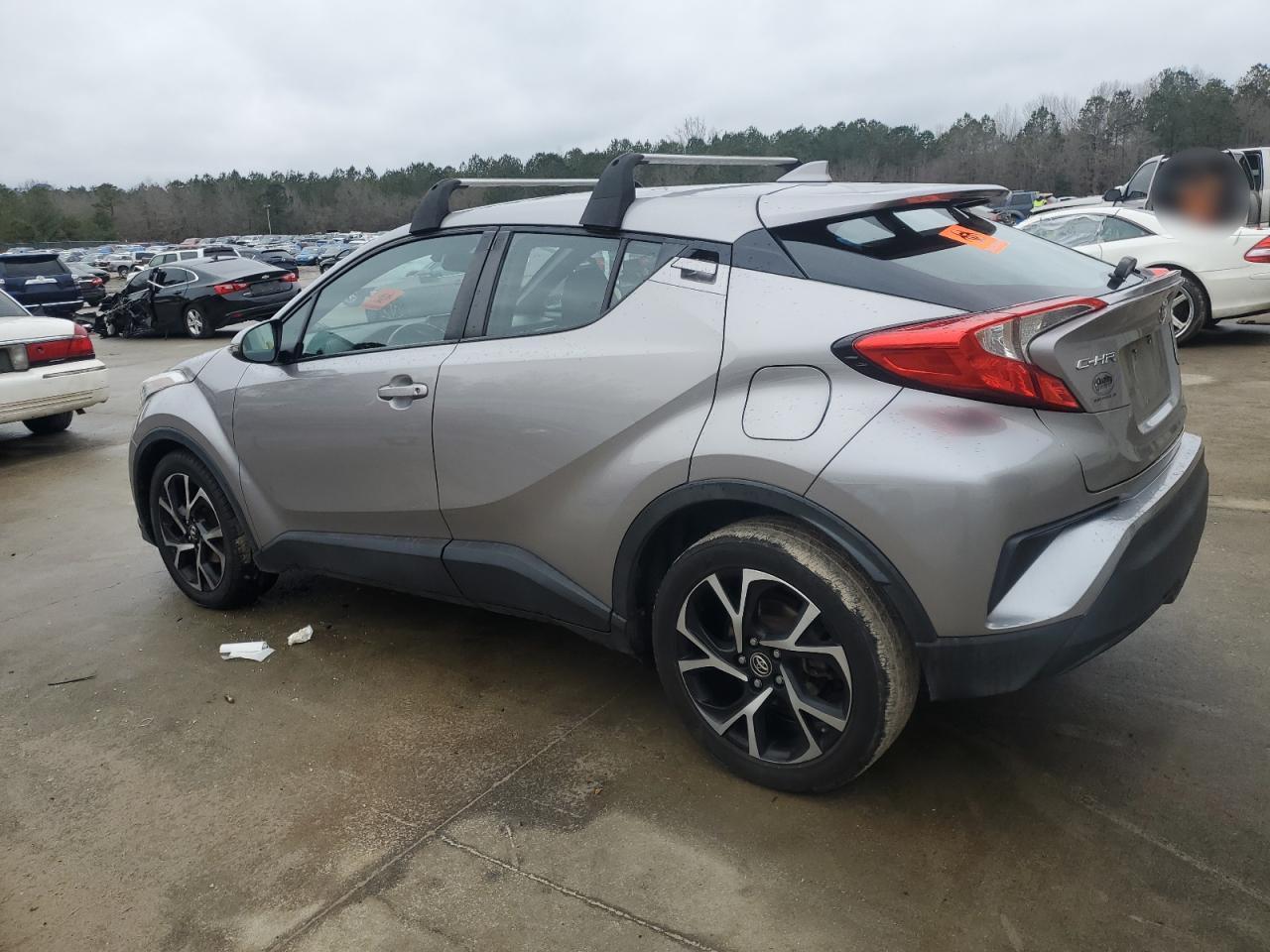2018 TOYOTA C-HR XLE - Image 2