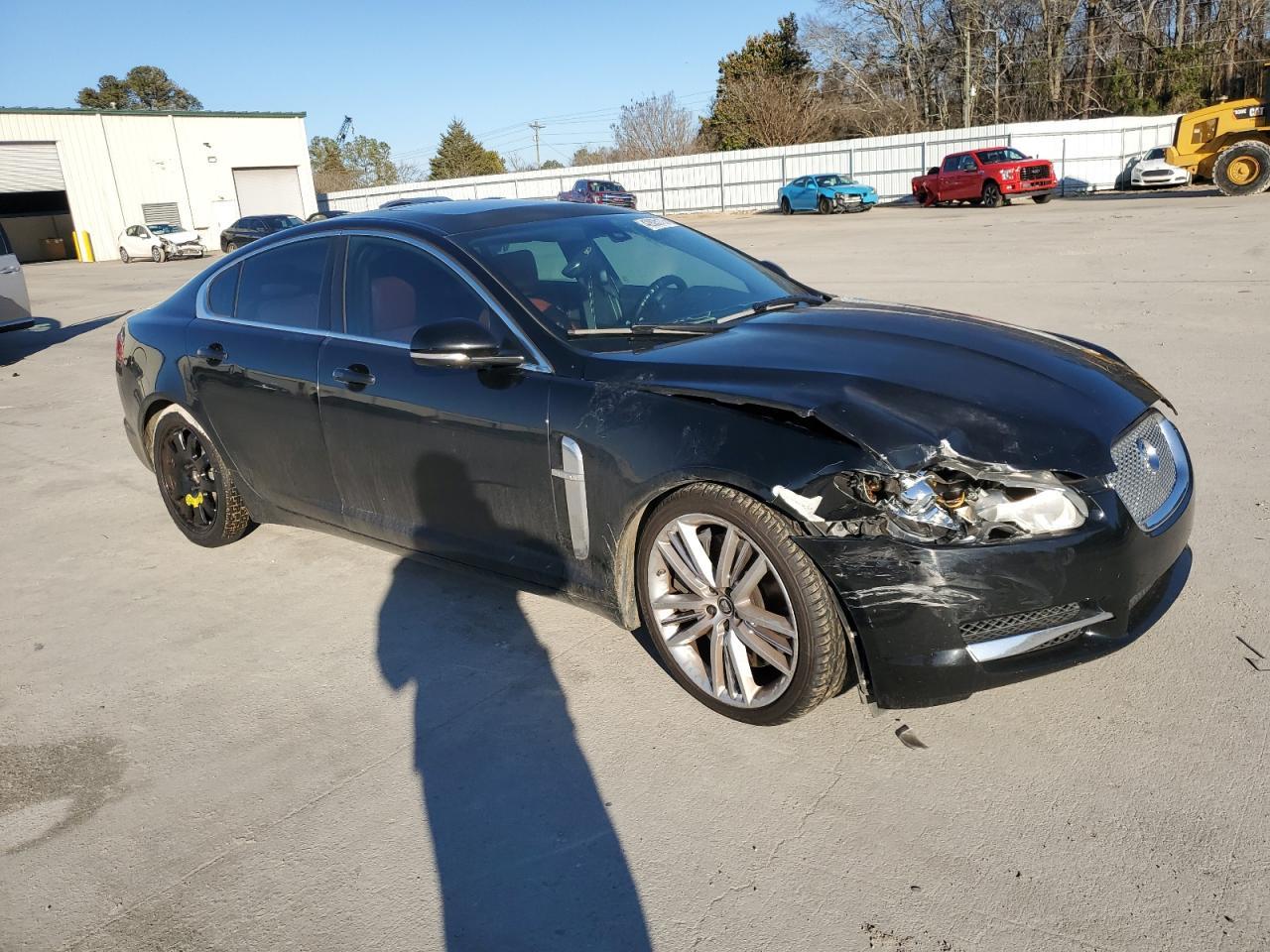 2011 JAGUAR XF SUPERCH - Image 4