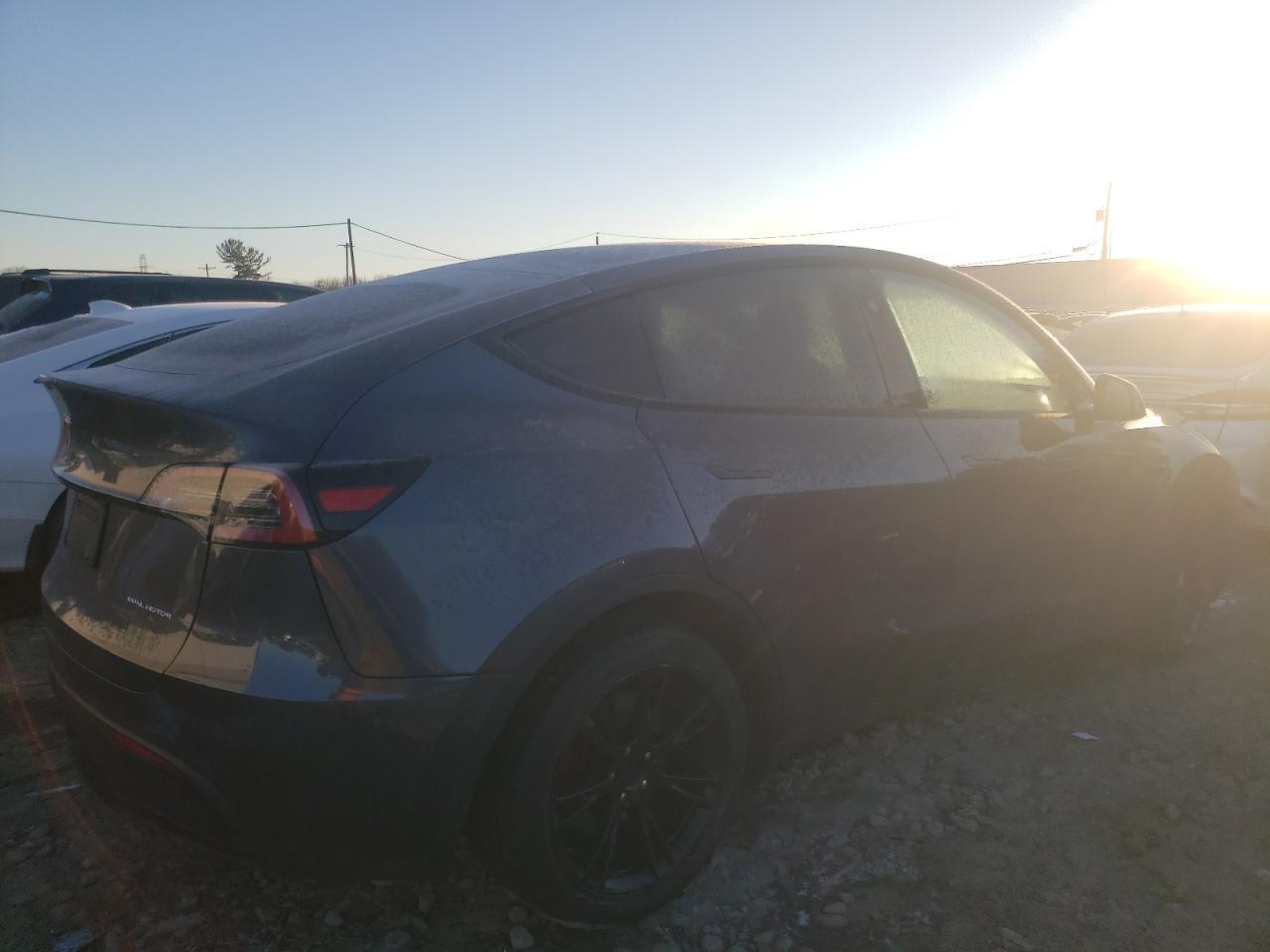 2023 TESLA MODEL Y - Image 3