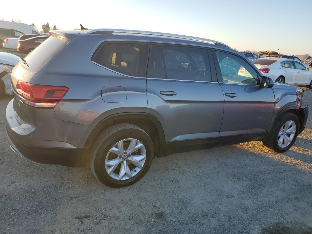 2018 VOLKSWAGEN ATLAS SE - Image 3