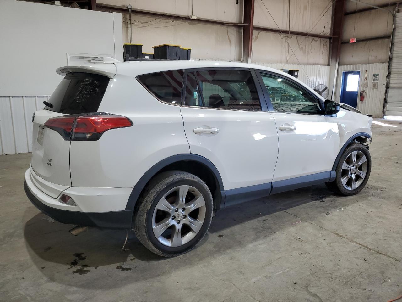 2018 TOYOTA RAV4 LE - Image 3