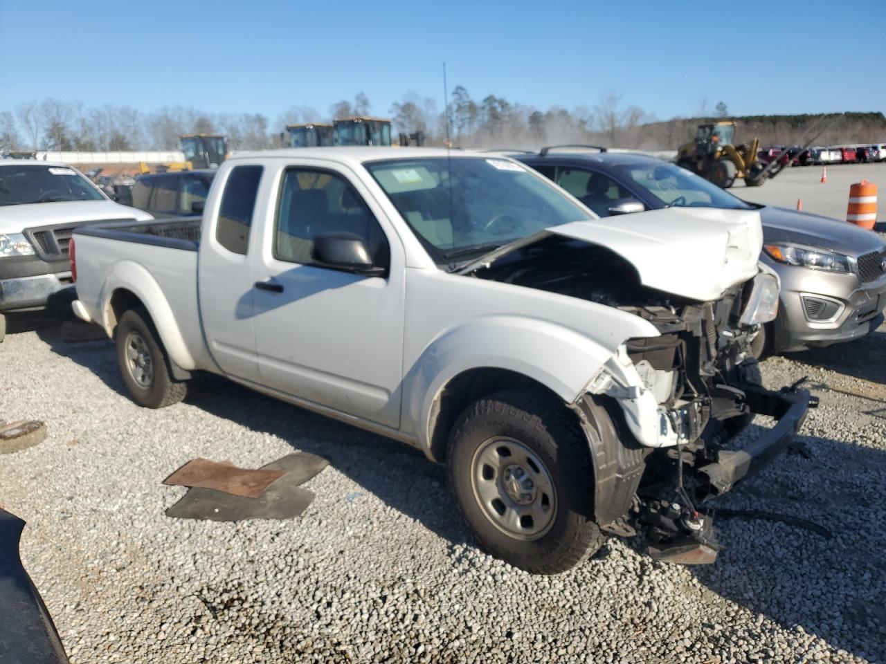 2017 NISSAN FRONTIER S - Image 4