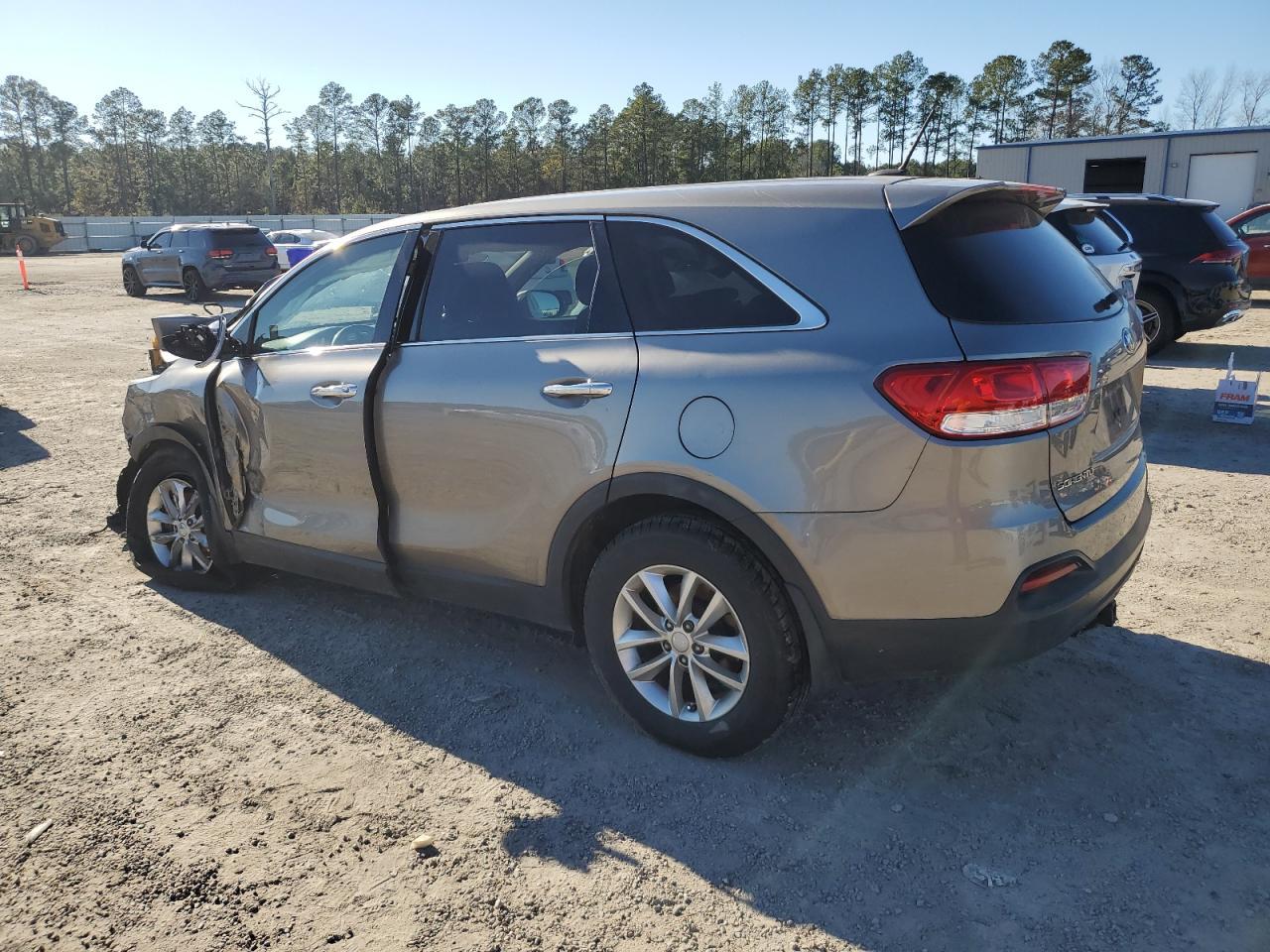 2016 KIA SORENTO LX - Image 2