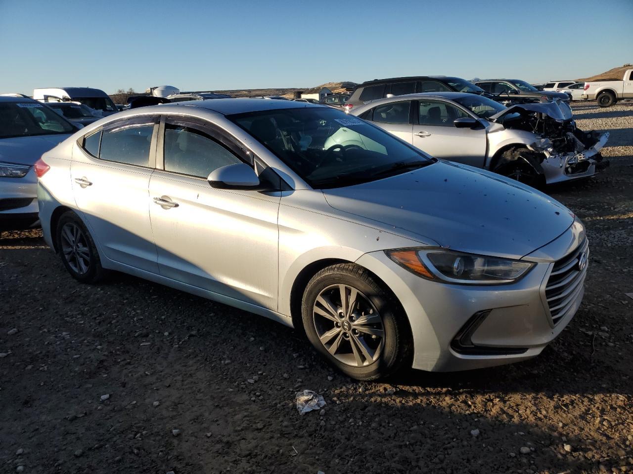 2017 HYUNDAI ELANTRA SE - Фото 4