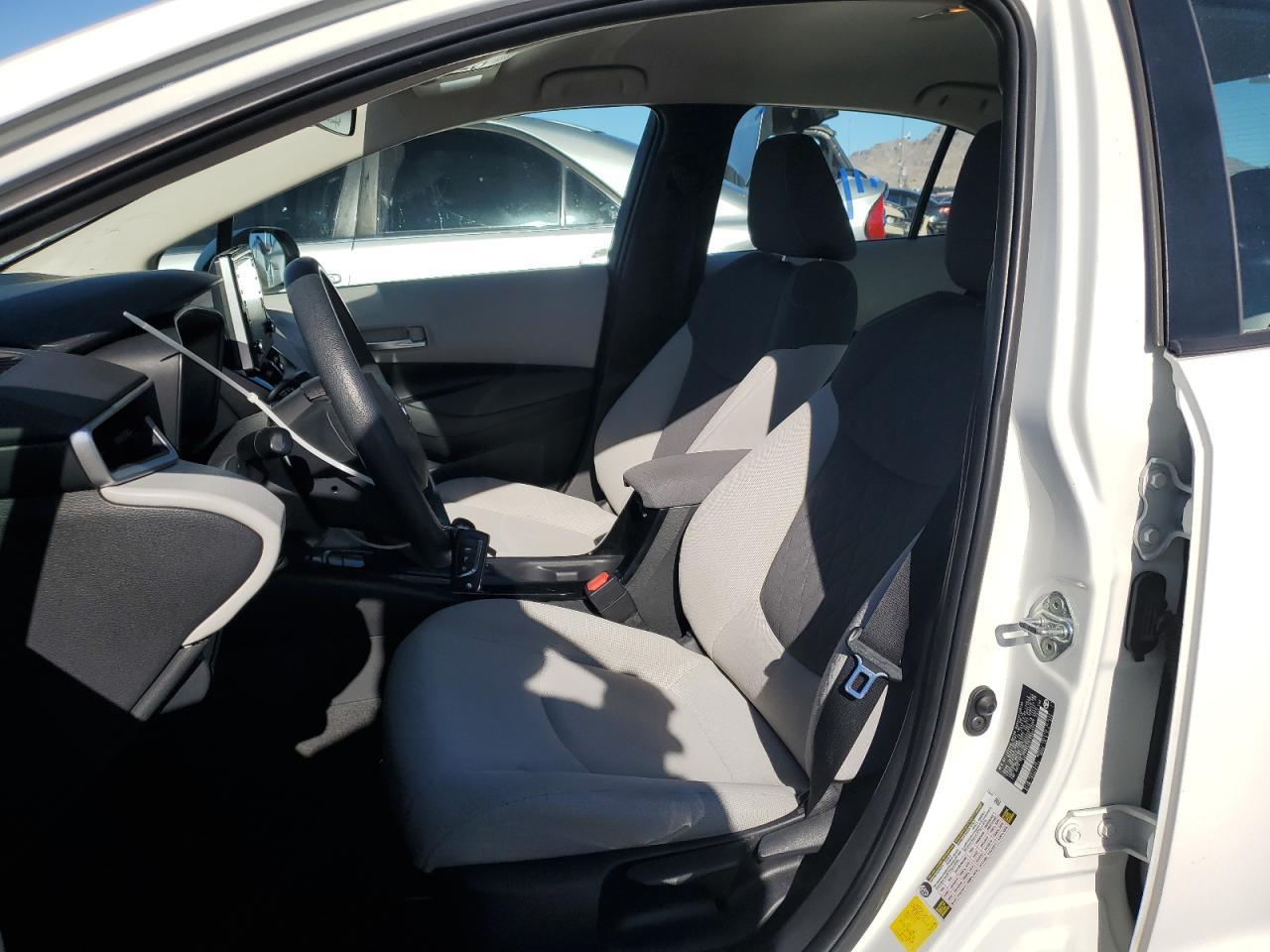 2020 TOYOTA COROLLA LE - Фото 7