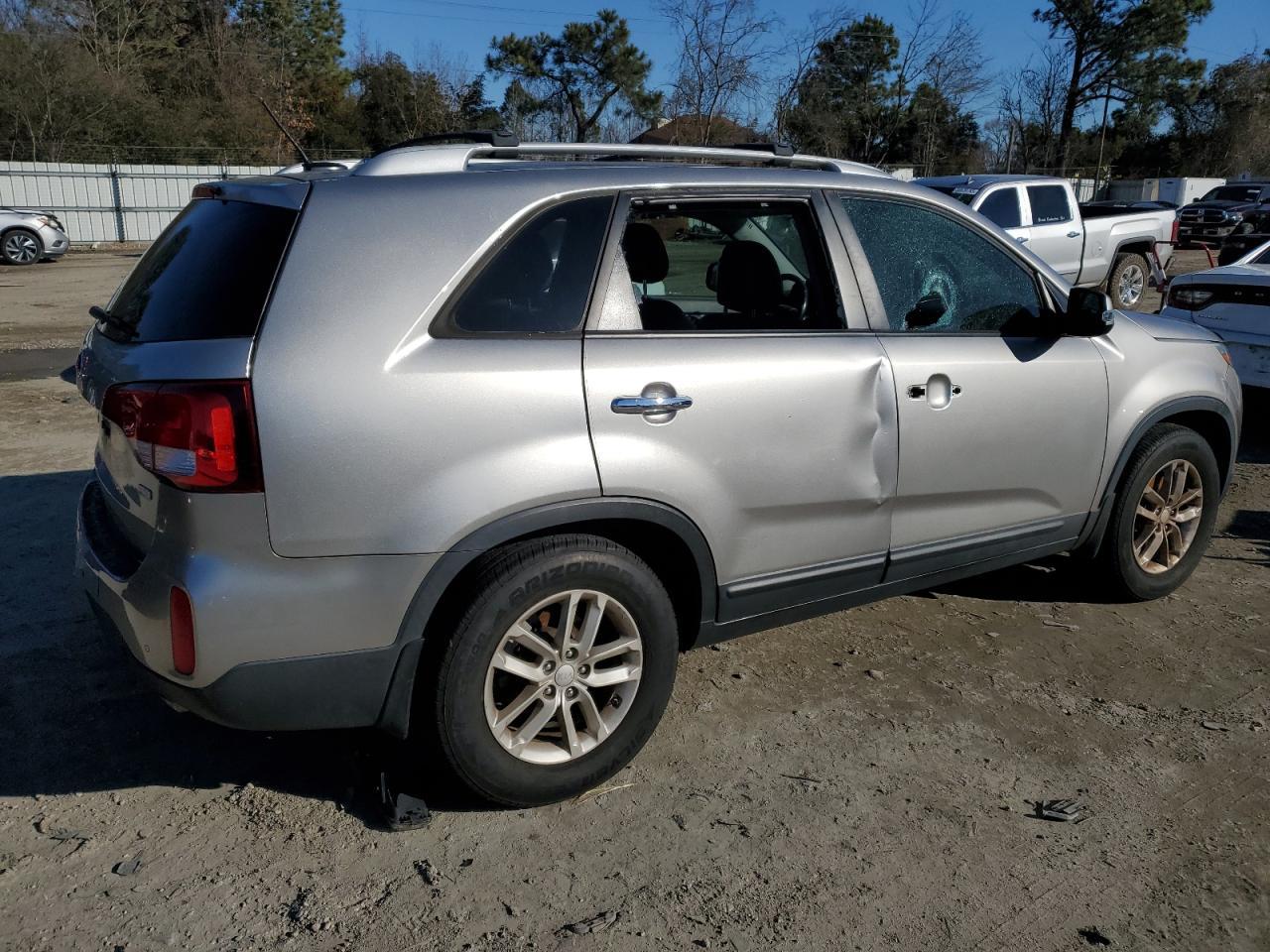 2015 KIA SORENTO LX - Image 3