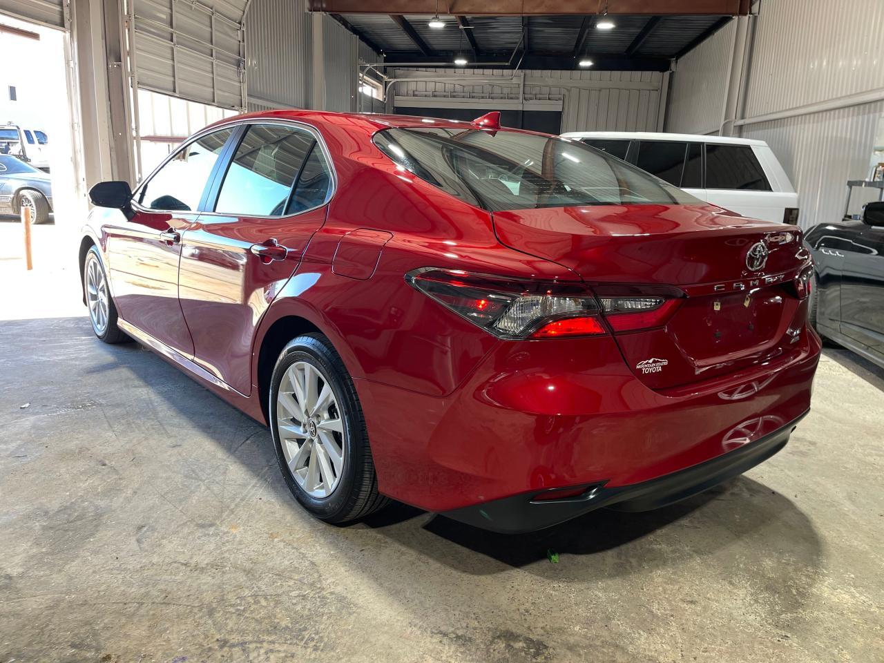 2023 TOYOTA CAMRY LE - Фото 3