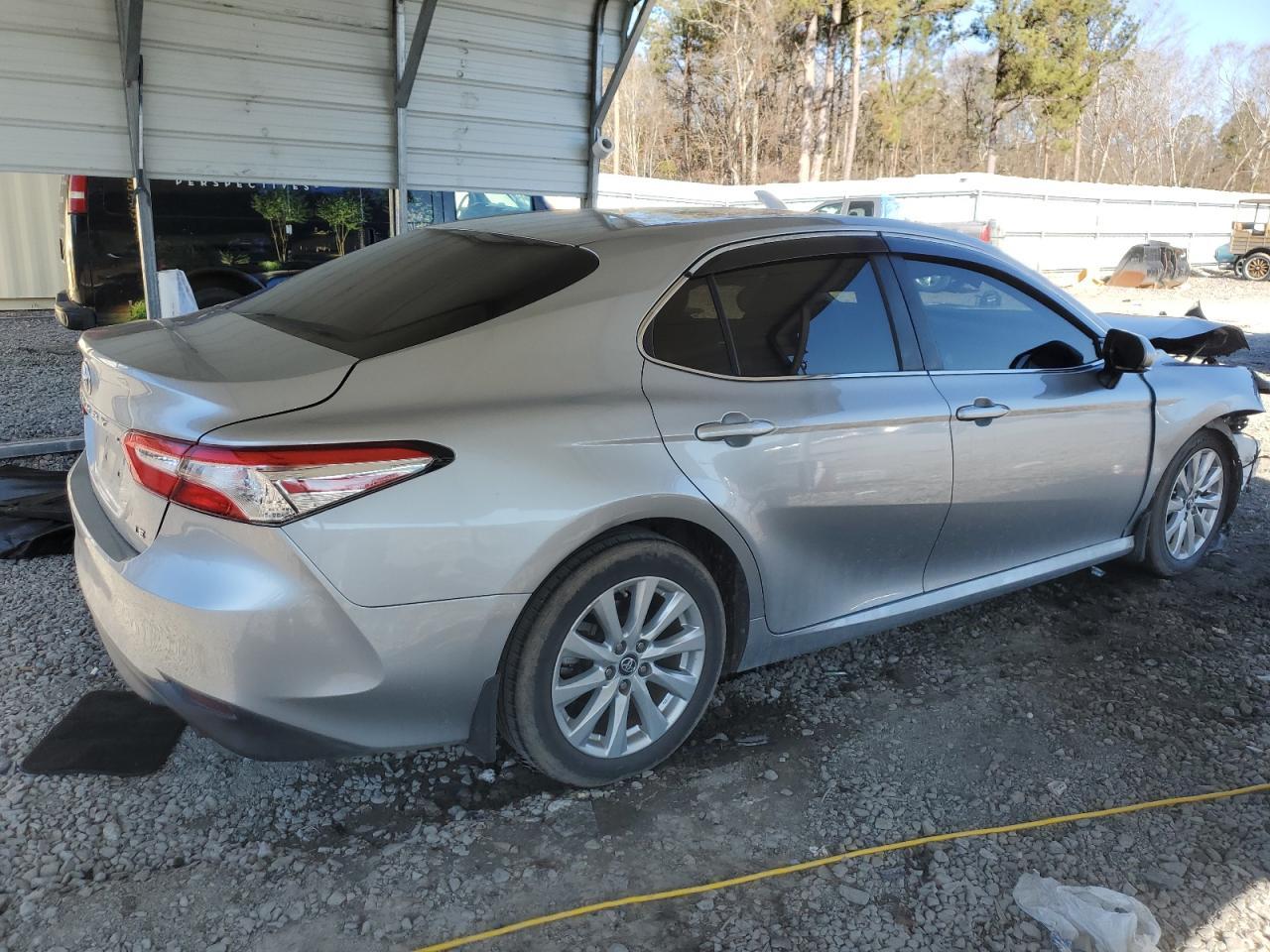 2018 TOYOTA CAMRY L - Фото 3