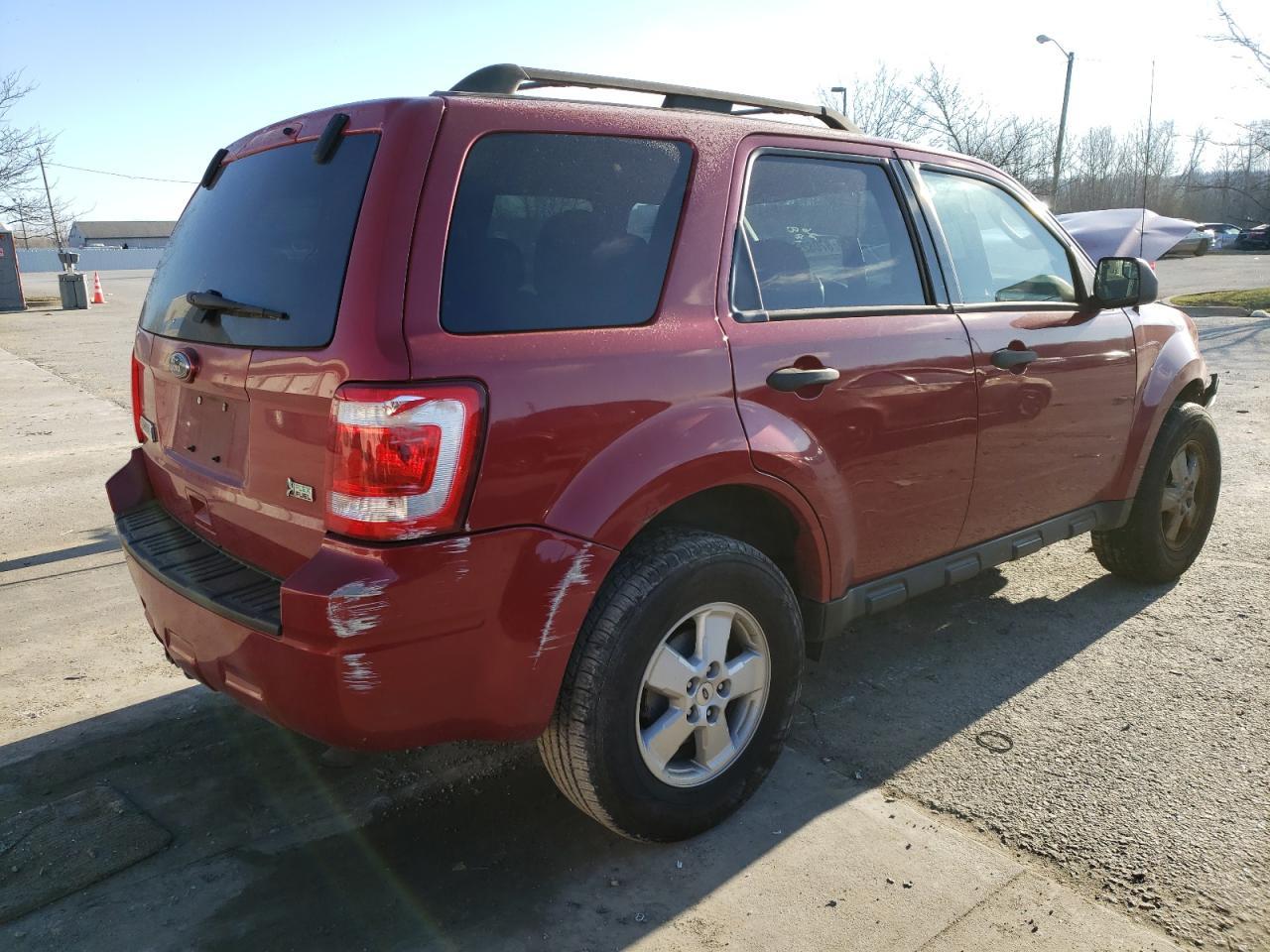 2010 FORD ESCAPE XLT - Image 3