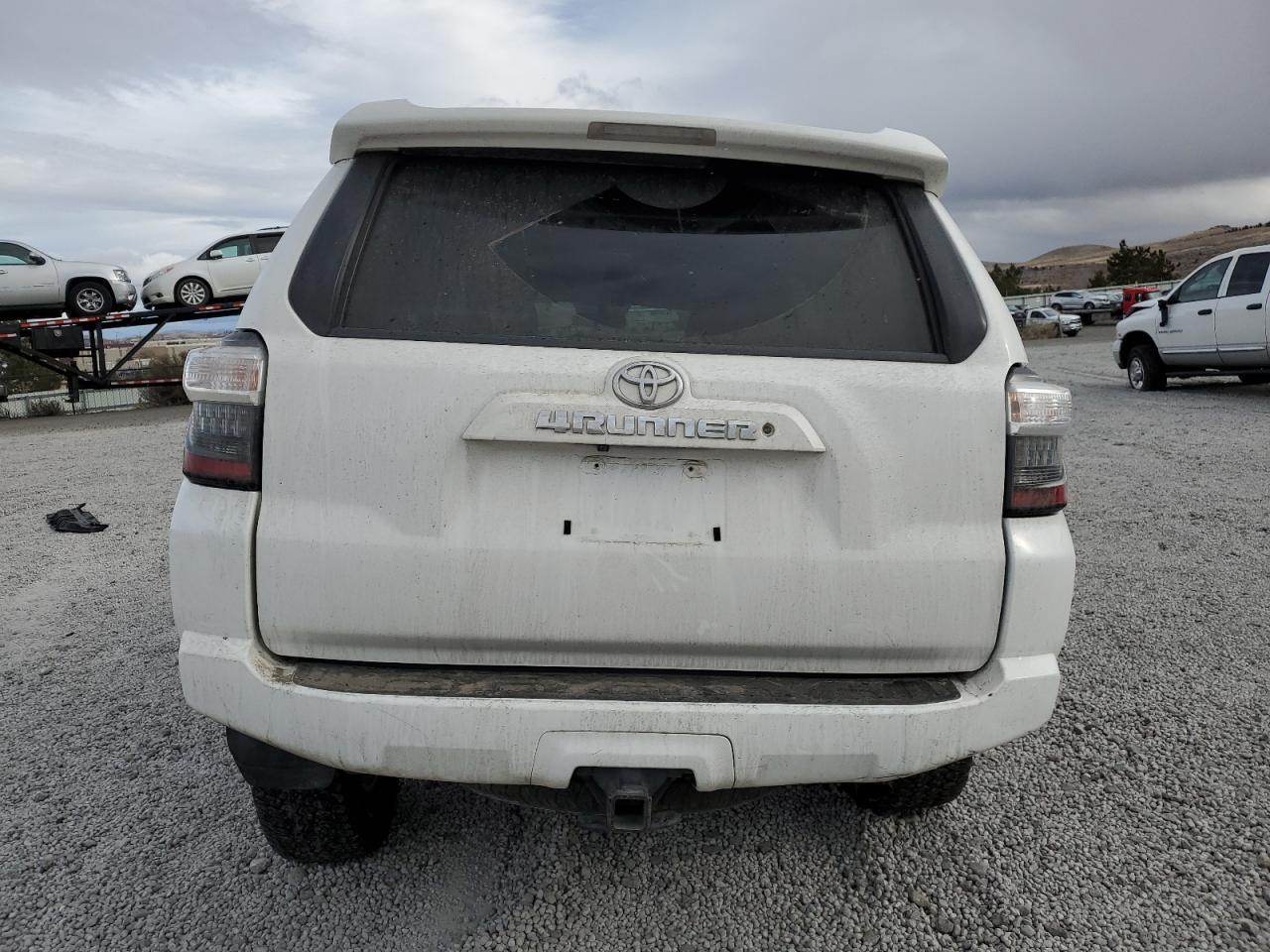 2017 TOYOTA 4RUNNER SR - Фото 6
