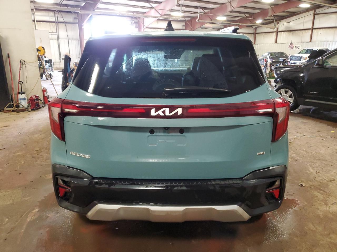 2024 KIA SELTOS EX - Image 6