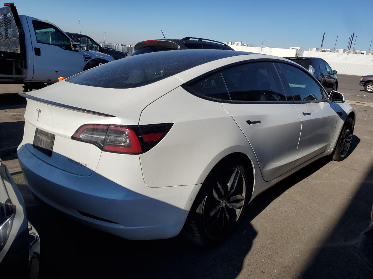 2021 TESLA MODEL 3 - Фото 3