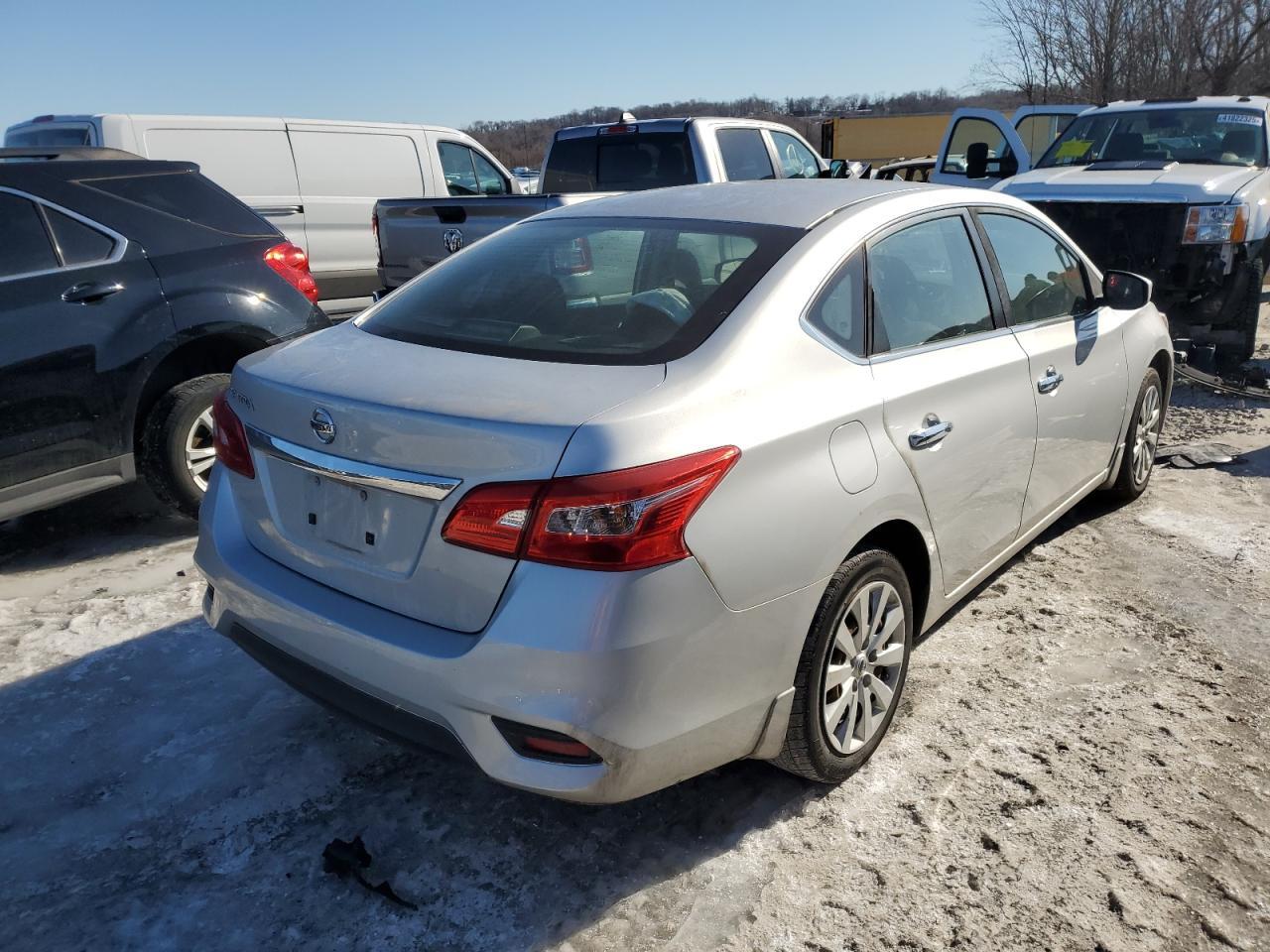 2017 NISSAN SENTRA S - Фото 3