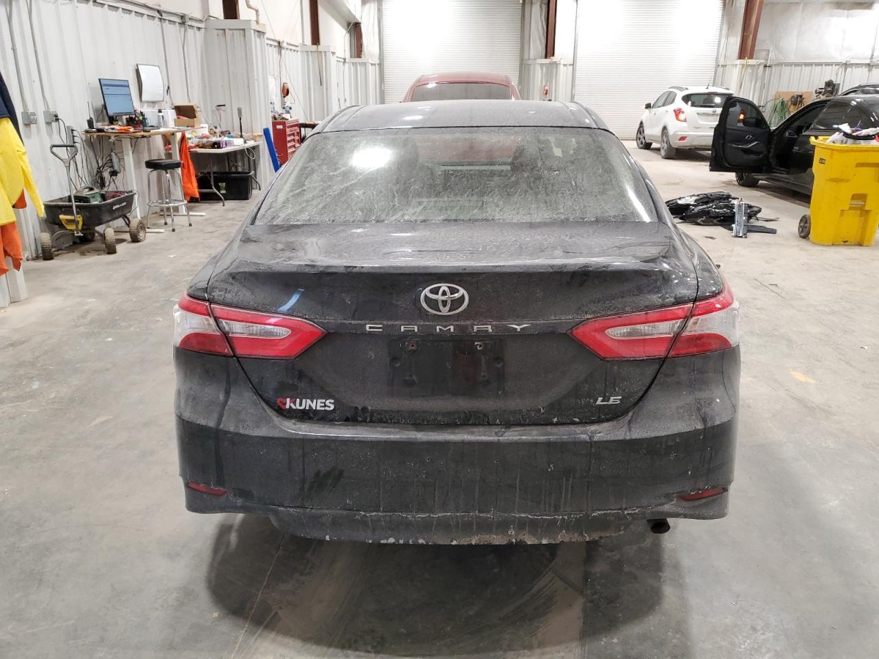 2018 TOYOTA CAMRY L - Фото 6