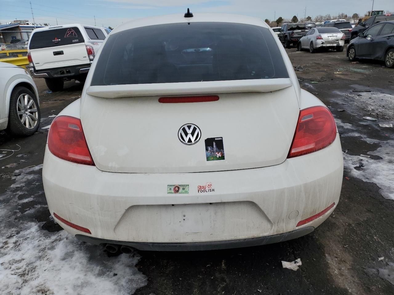 2012 VOLKSWAGEN BEETLE - Фото 6