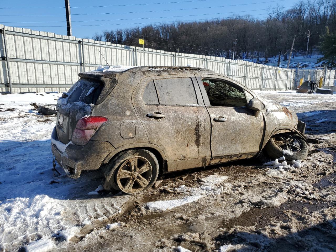 2018 CHEVROLET TRAX 1LT - Image 3