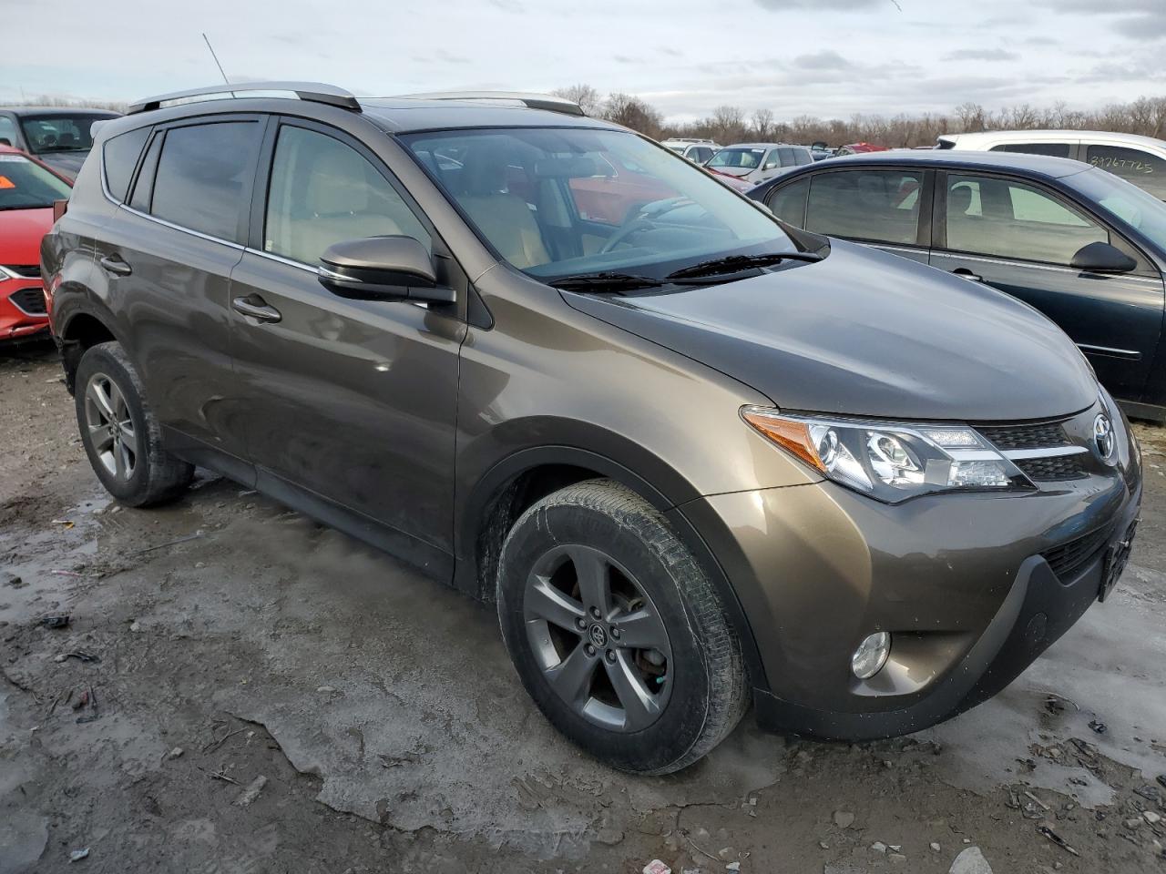 2015 TOYOTA RAV4 XLE - Image 4