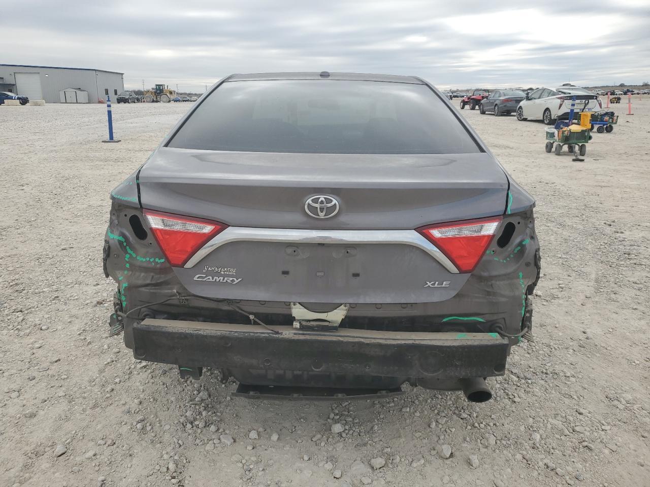 2016 TOYOTA CAMRY LE - Фото 6